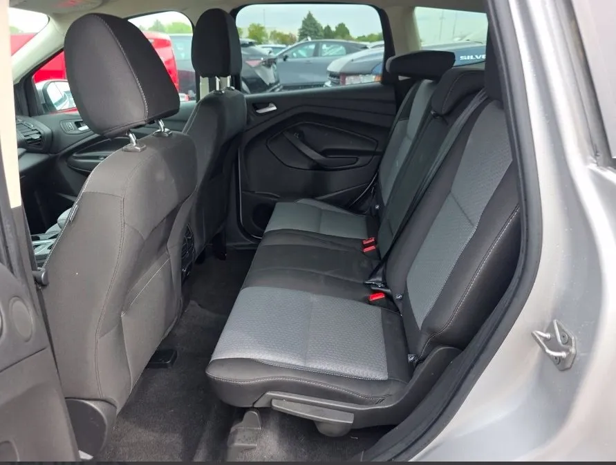 Ford Escape photo 7