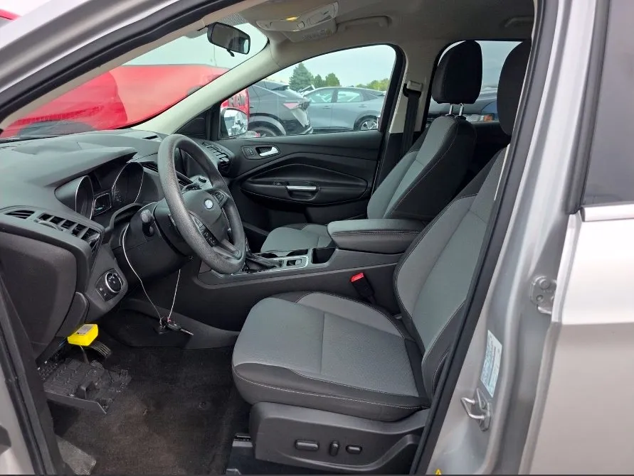 Ford Escape photo 6