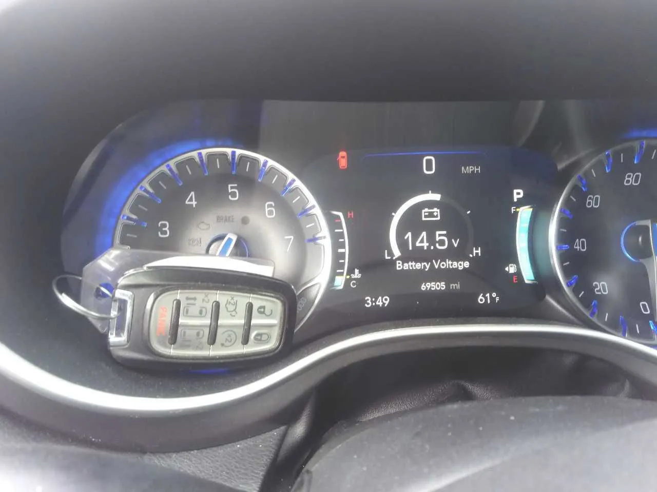 Chrysler Pacifica photo 6