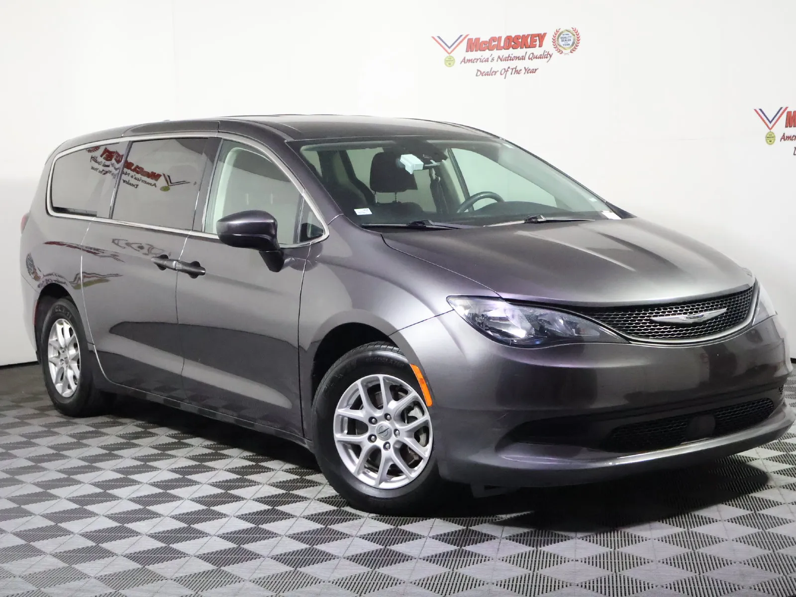 Chrysler Voyager photo 2