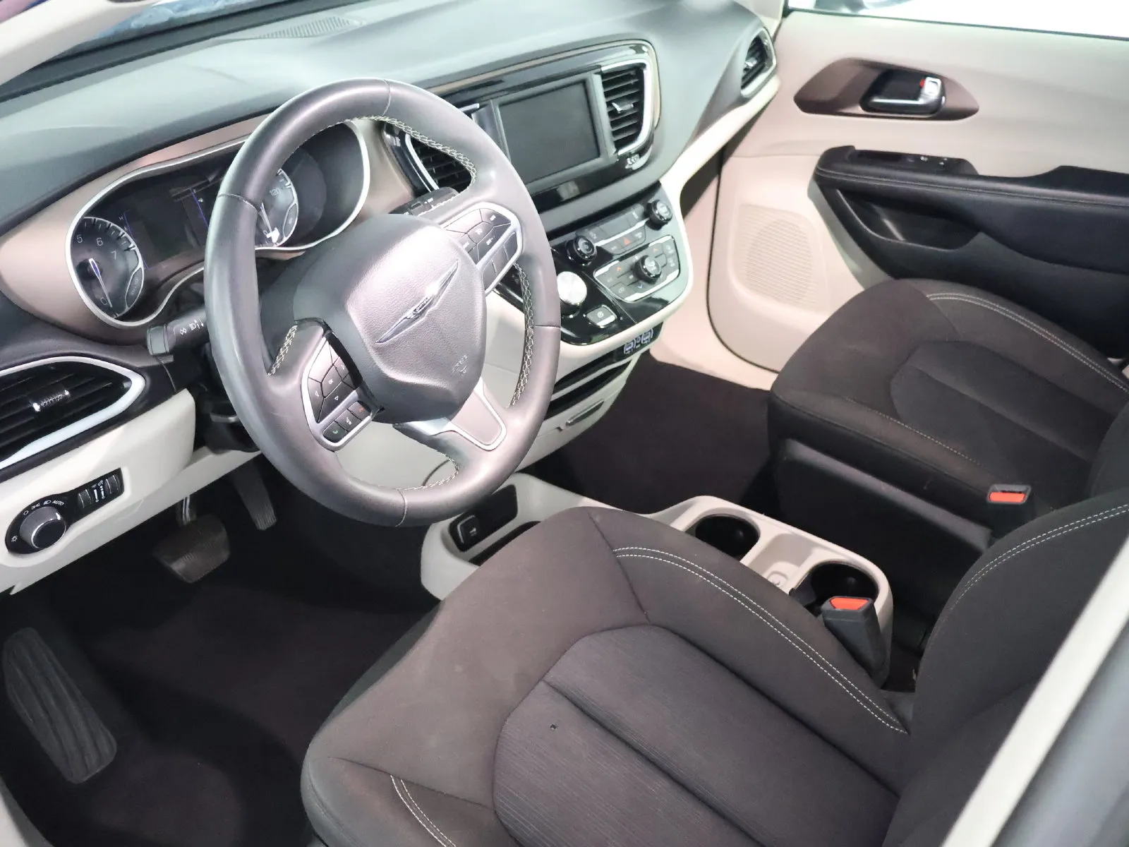 Chrysler Voyager photo 22