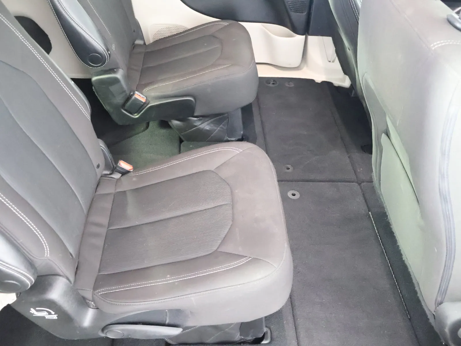 Chrysler Voyager photo 51