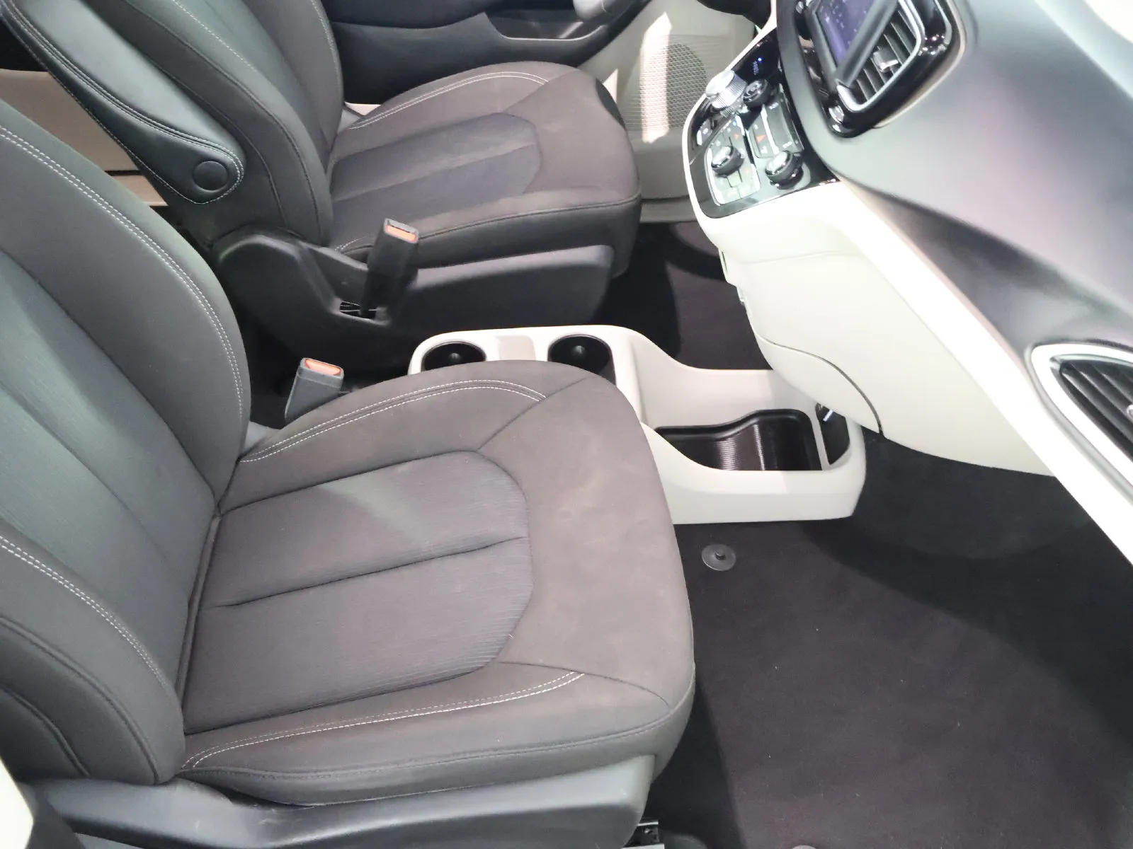 Chrysler Voyager photo 38