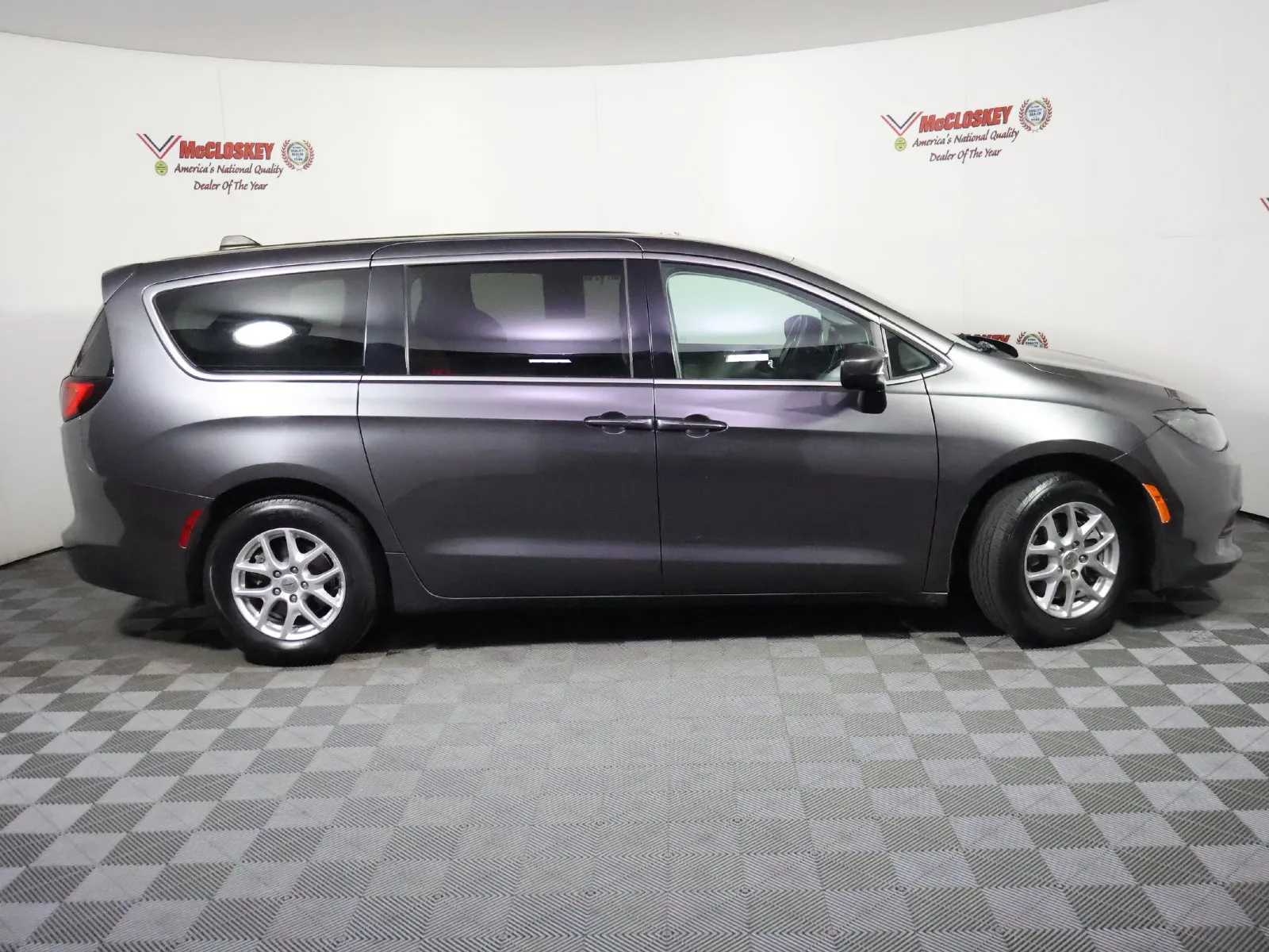 Chrysler Voyager photo 3