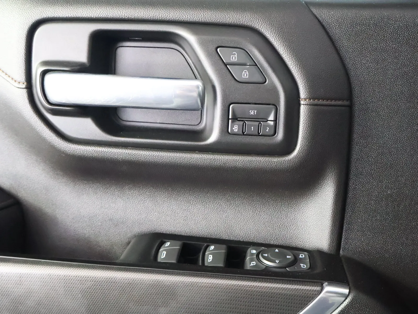 GMC Sierra photo 32