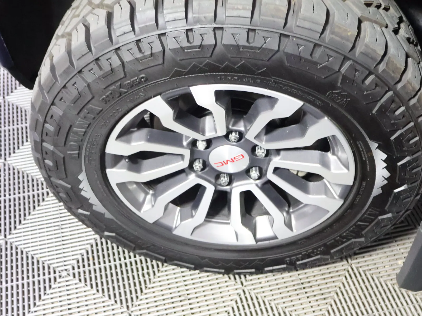 GMC Sierra photo 19