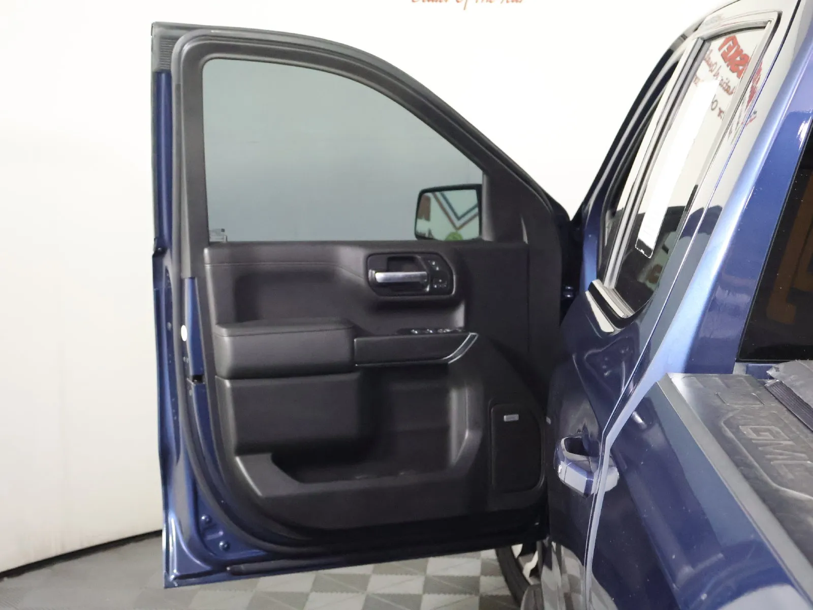 GMC Sierra photo 24