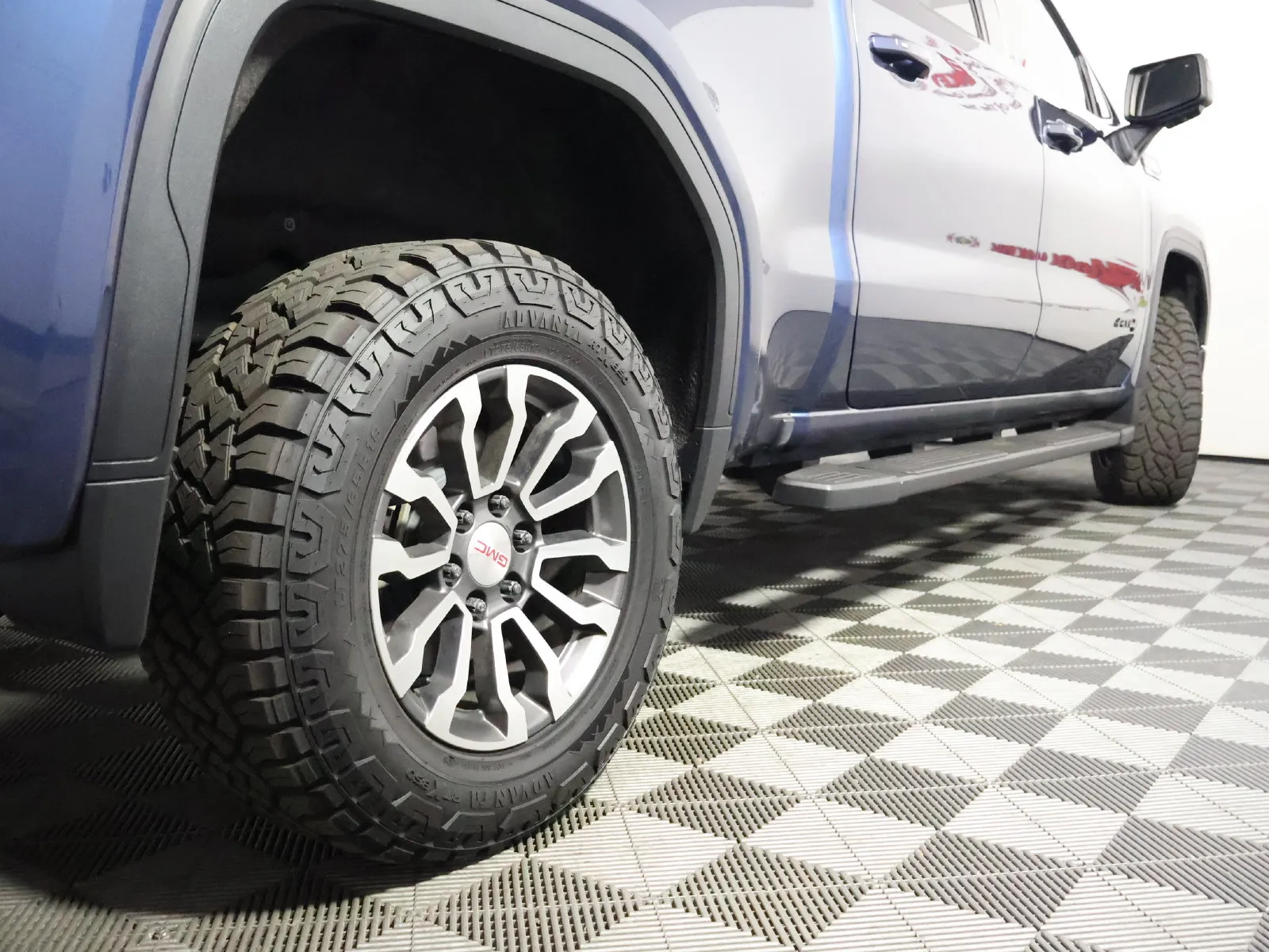 GMC Sierra photo 12