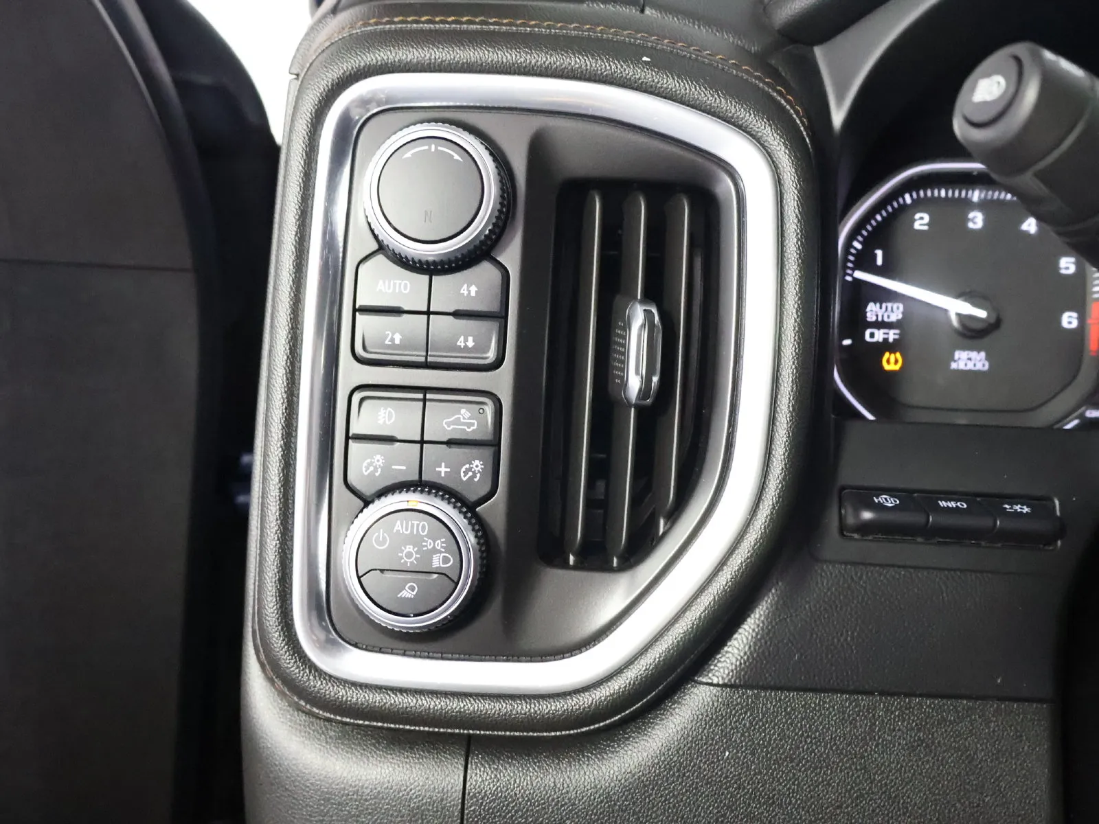 GMC Sierra photo 33
