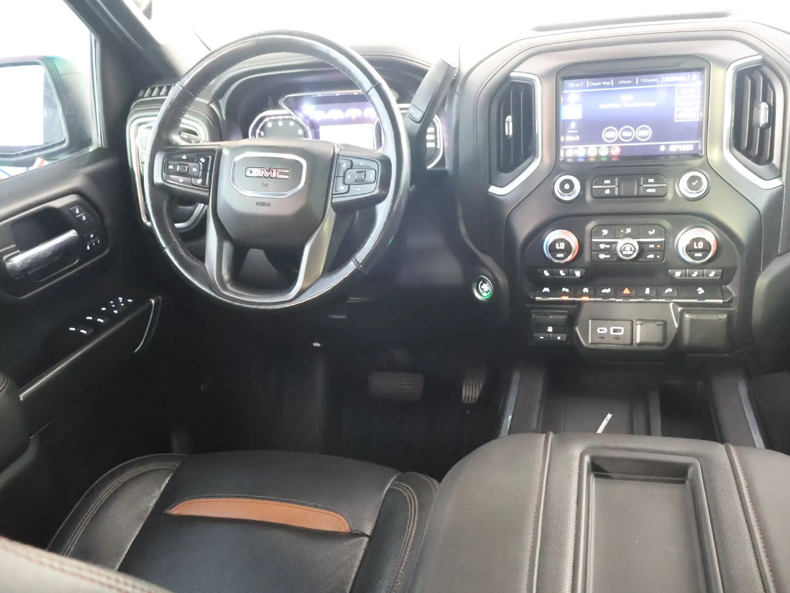 GMC Sierra photo 30