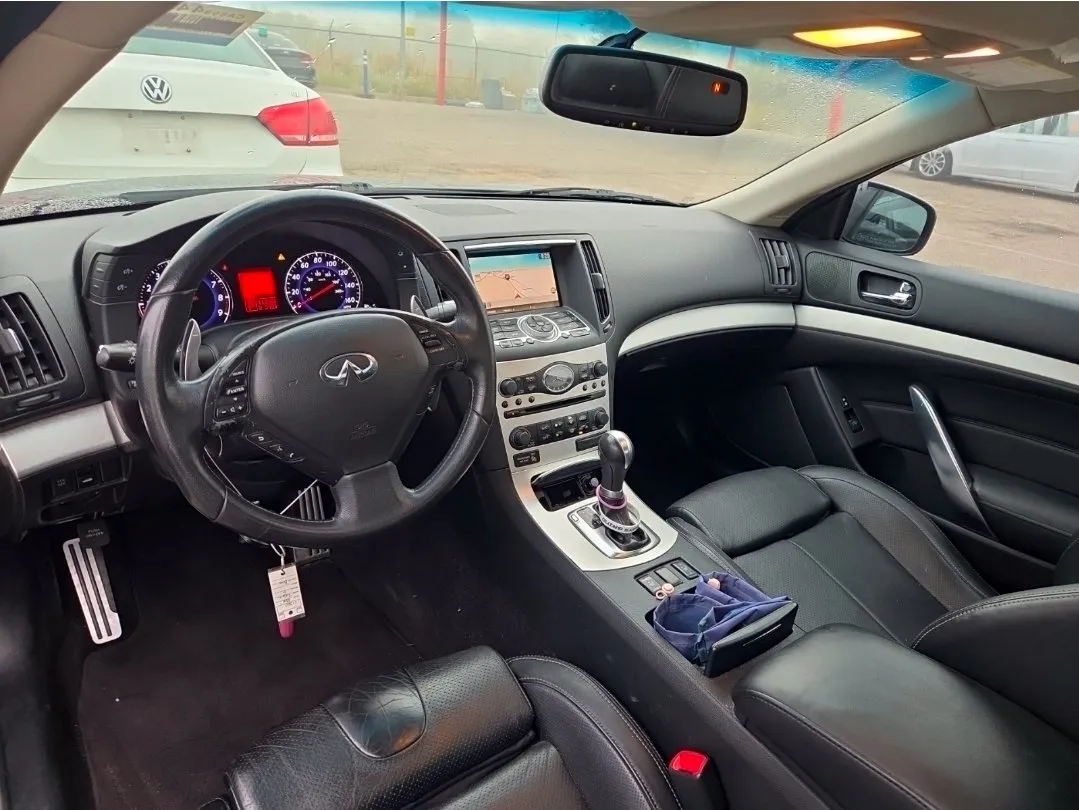 Infiniti G37 photo 10