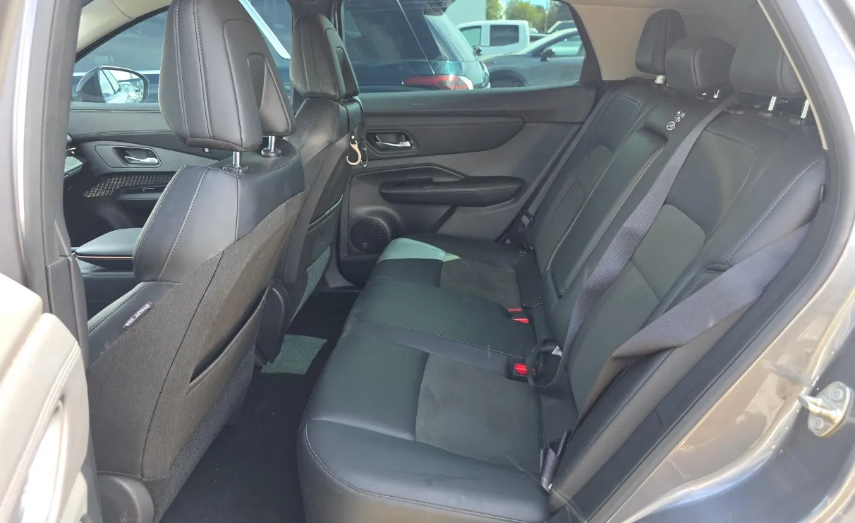 Nissan Ariya photo 13