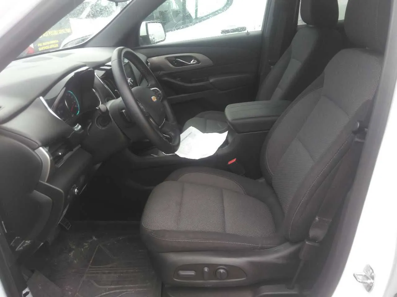 Chevrolet Traverse photo 2