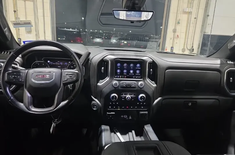 GMC Sierra photo 11