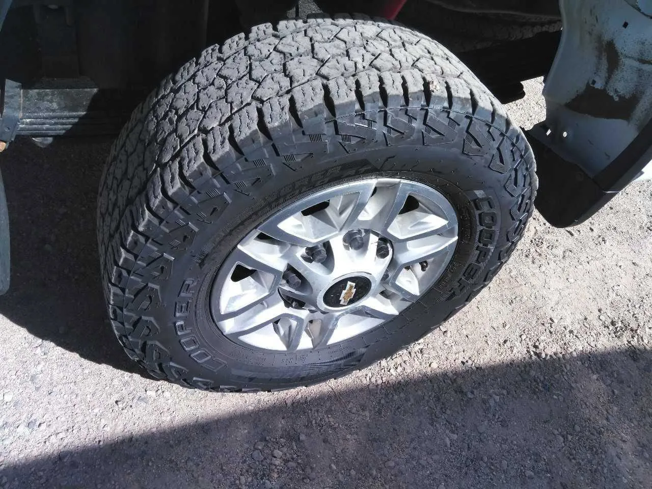 Chevrolet Silverado photo 5