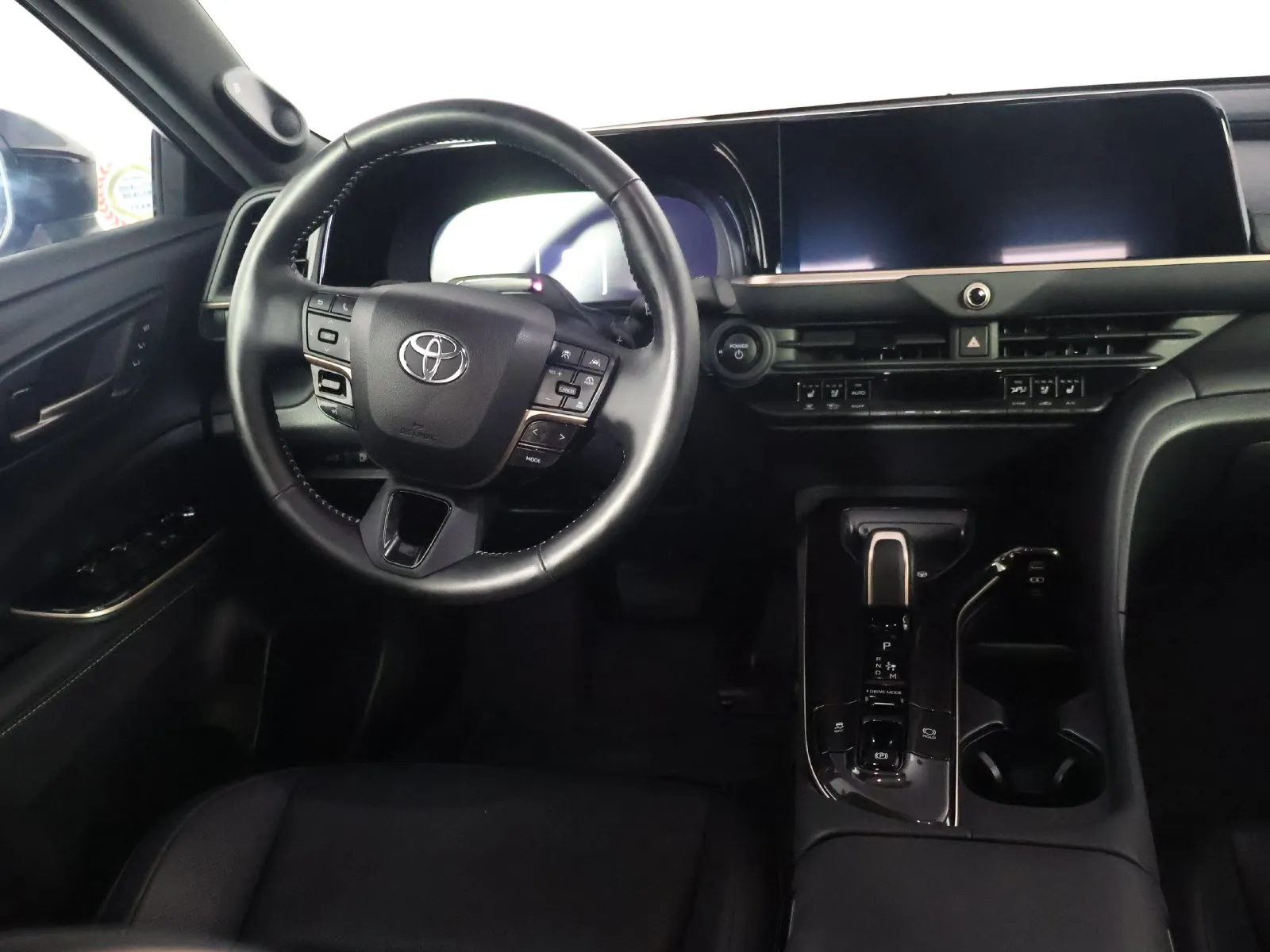 Toyota Crown photo 30