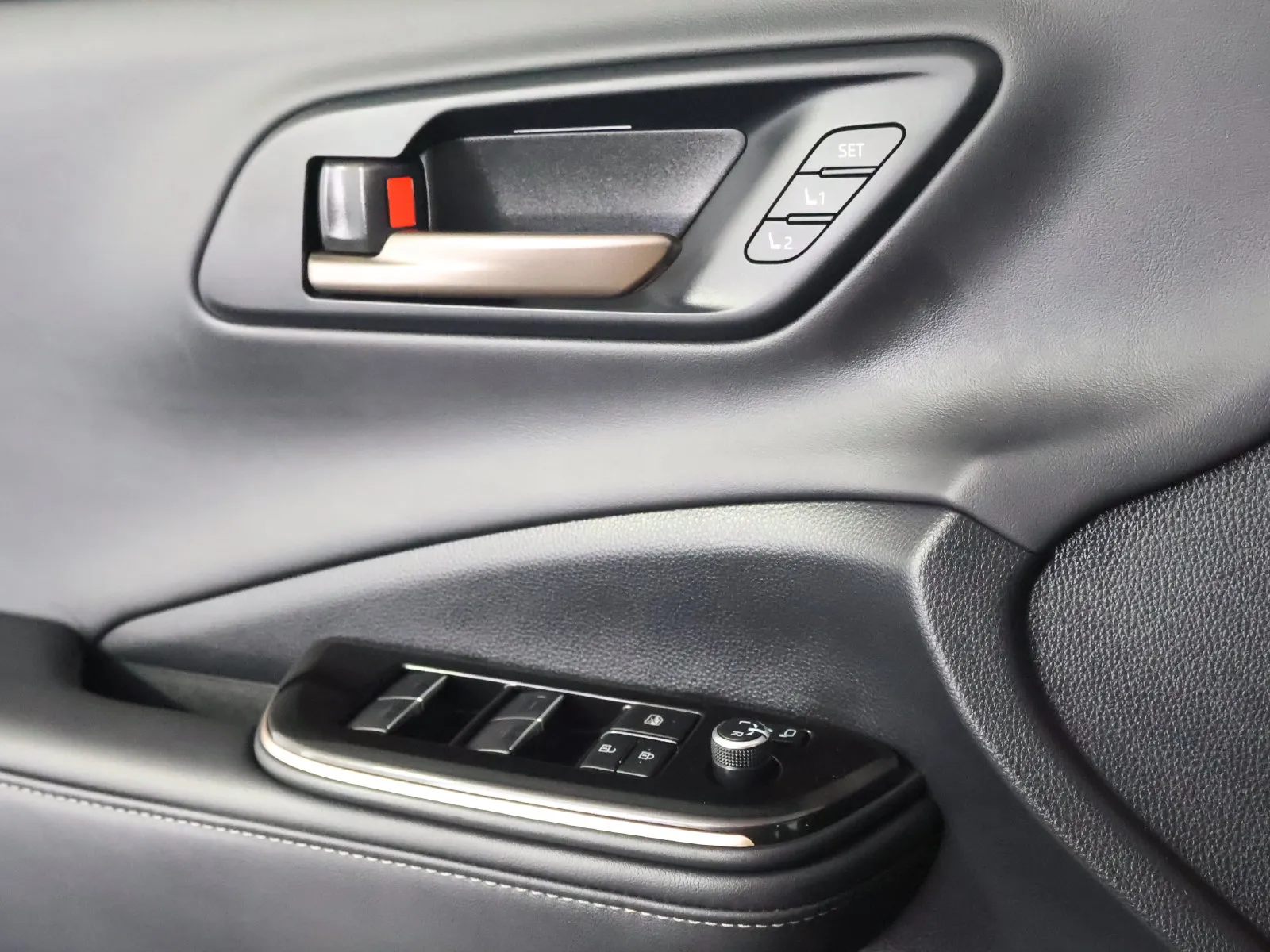 Toyota Crown photo 32