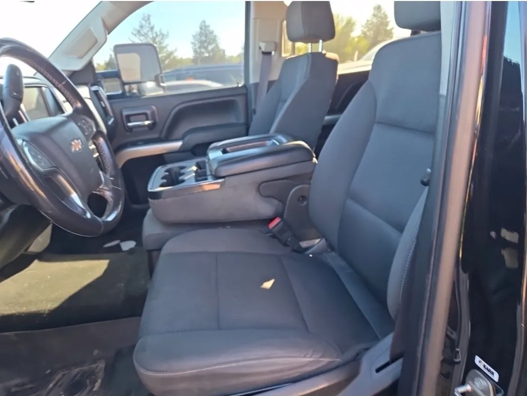 Chevrolet Silverado photo 10