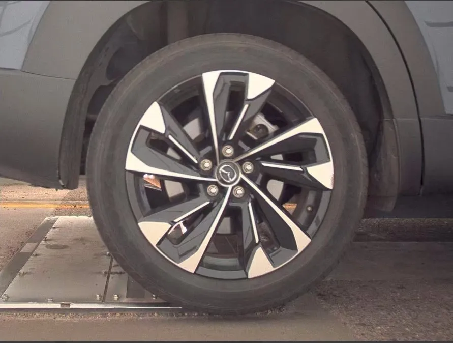 Mazda CX-50 photo 13