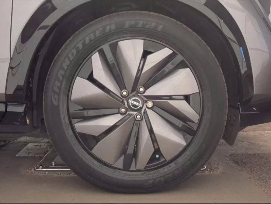 Nissan Ariya photo 13