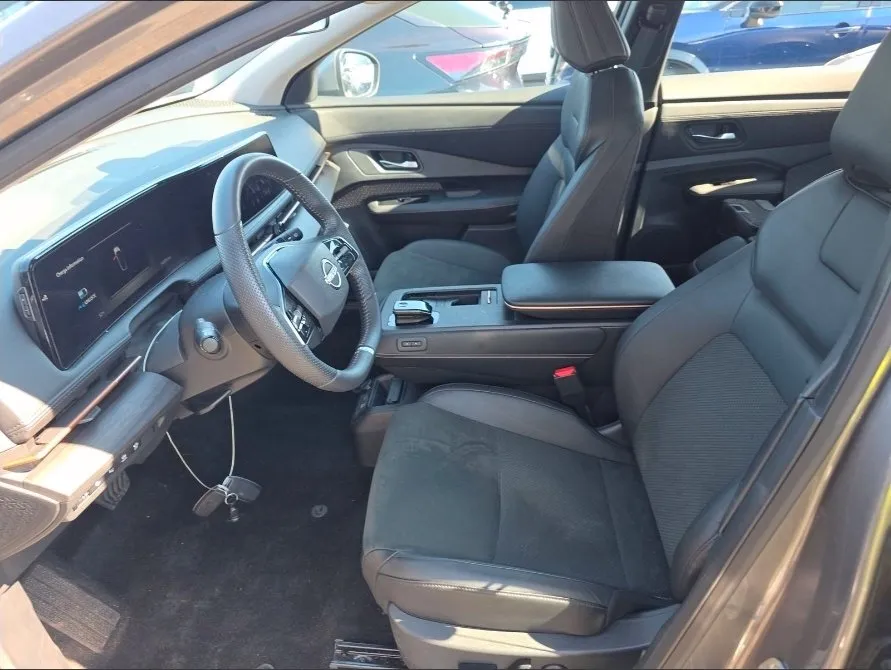 Nissan Ariya photo 10