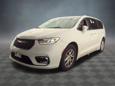 More photos of 2021 Chrysler Pacifica Touring L at McCloskey Imports & 4x4s (Licensed as McCloskey Isuzu), CO