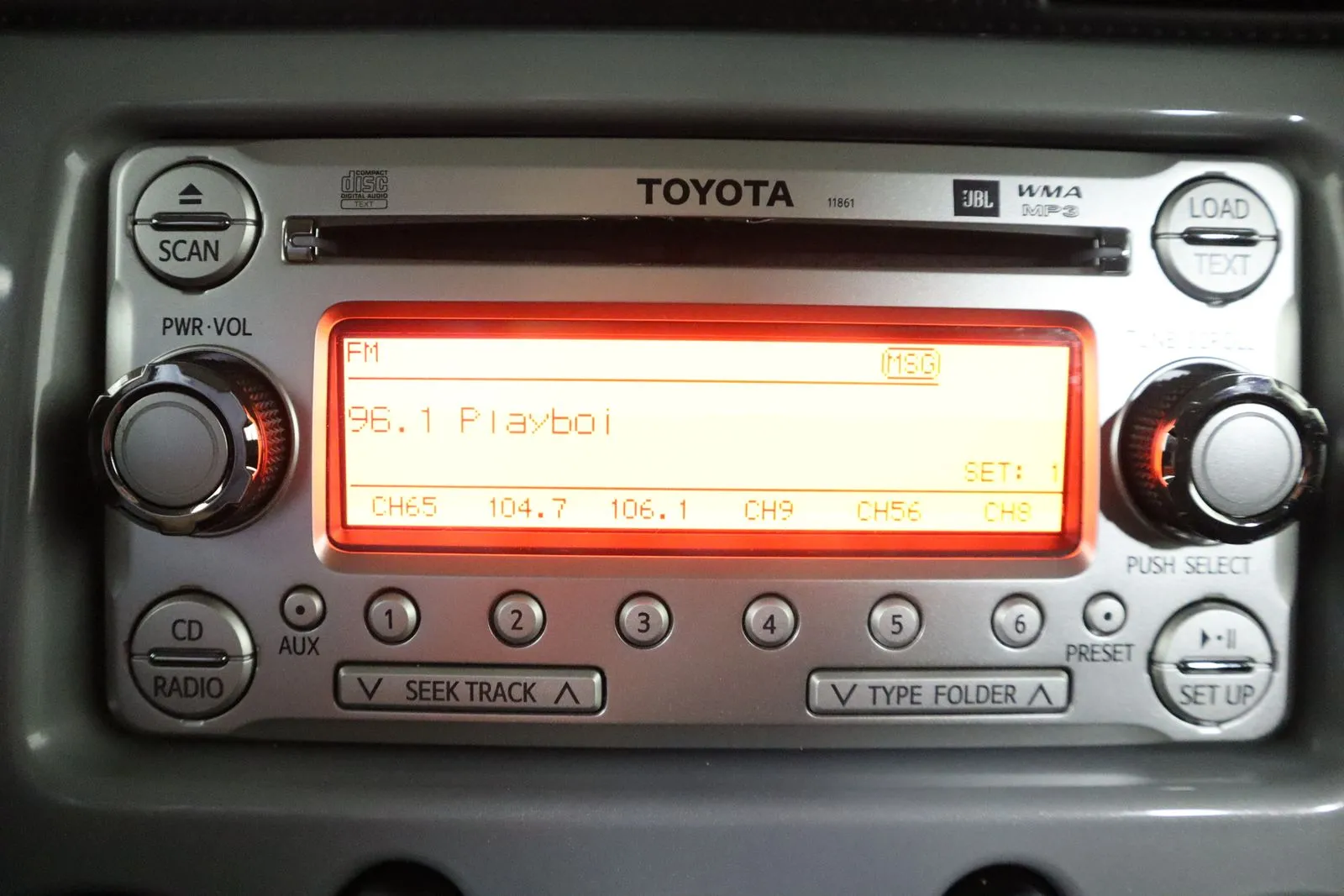 2014 Toyota FJ Cruiser Base - Photo 25