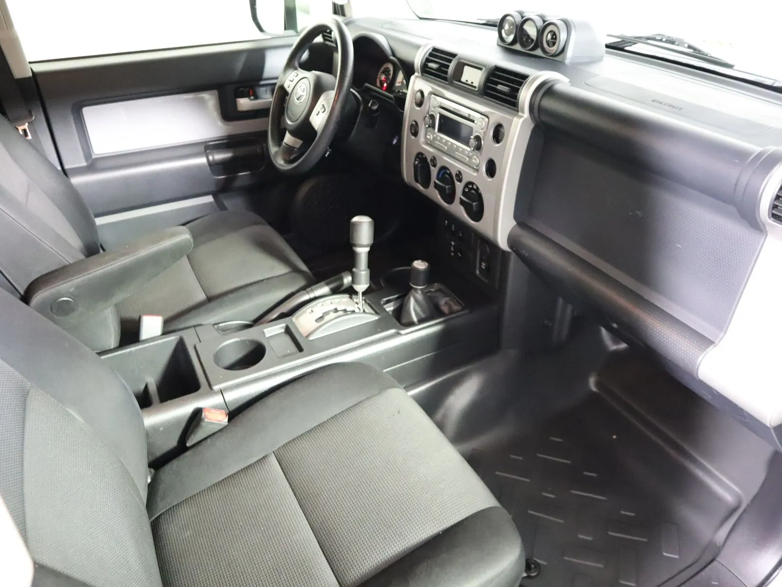 2014 Toyota FJ Cruiser Base - Photo 38