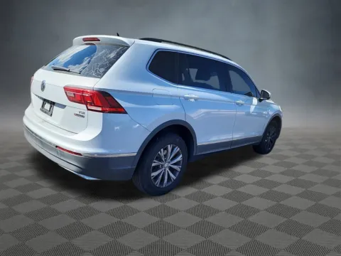 More photos of 2018 Volkswagen Tiguan 2.0T SE at McCloskey Imports & 4x4s (Licensed as McCloskey Isuzu), CO