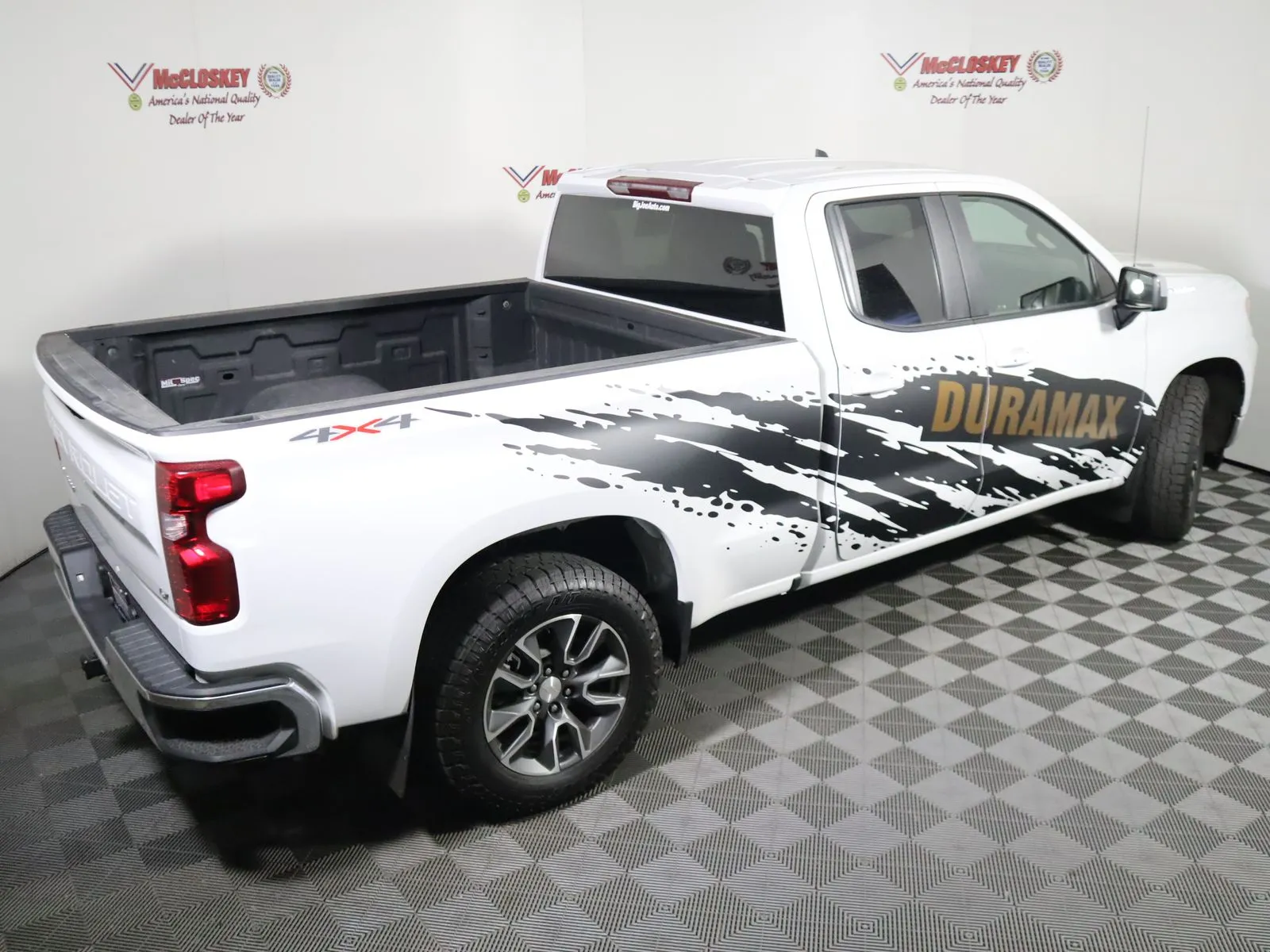 Chevrolet Silverado photo 5