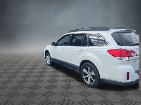 More photos of 2013 Subaru Outback 2.5i Premium at McCloskey Imports & 4x4s (Licensed as McCloskey Isuzu), CO