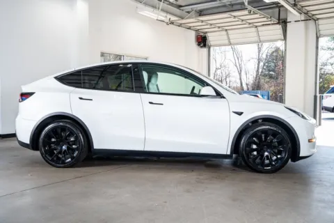 More photos of 2022 Tesla Model Y Long Range at Atlanta Autos, GA