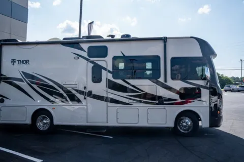 More photos of 2017 Ford Stripped Chassis at Atlanta Autos, GA