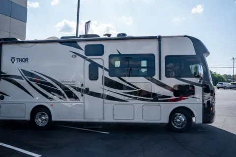 More photos of 2017 Ford Stripped Chassis at Atlanta Autos, GA