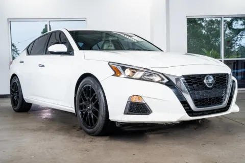 More photos of 2019 Nissan Altima 2.5 S at Atlanta Autos, GA