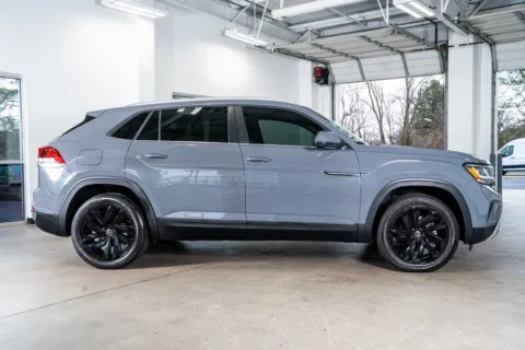 More photos of 2022 Volkswagen Atlas Cross Sport 3.6L V6 SE w/Technology at Atlanta Autos, GA
