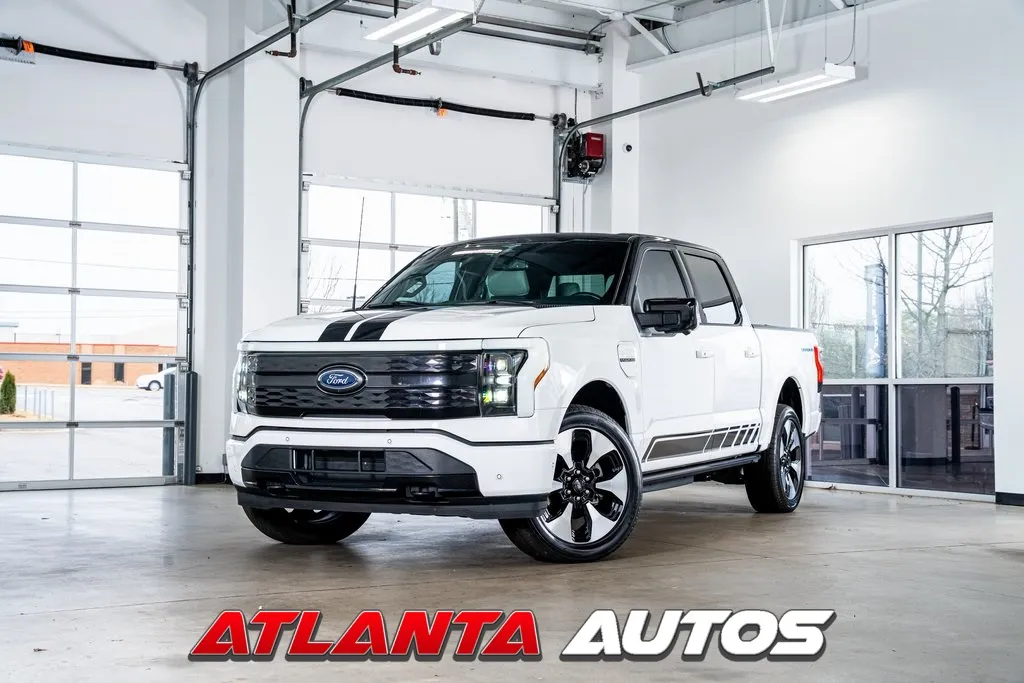 2023 Ford F-150 Lightning Platinum's photo