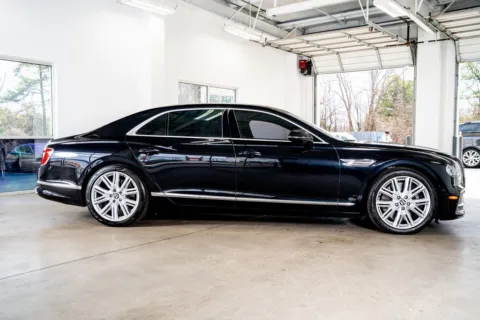More photos of 2021 Bentley Flying Spur W12 at Atlanta Autos, GA