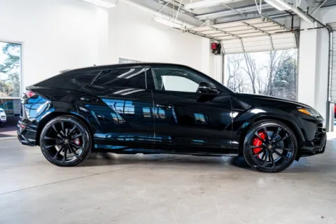 More photos of 2021 Lamborghini Urus at Atlanta Autos, GA