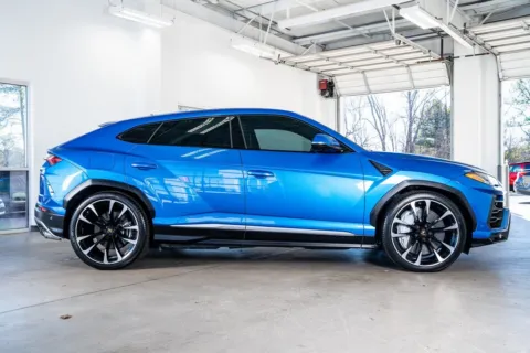 More photos of 2019 Lamborghini Urus at Atlanta Autos, GA
