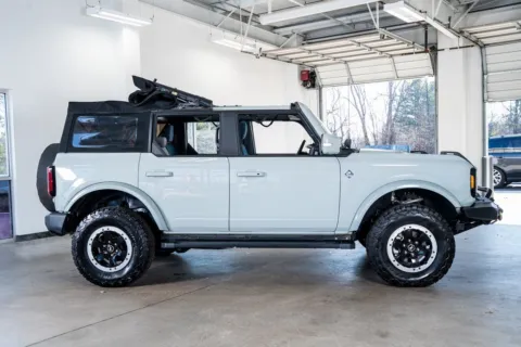 More photos of 2022 Ford Bronco Outer Banks at Atlanta Autos, GA
