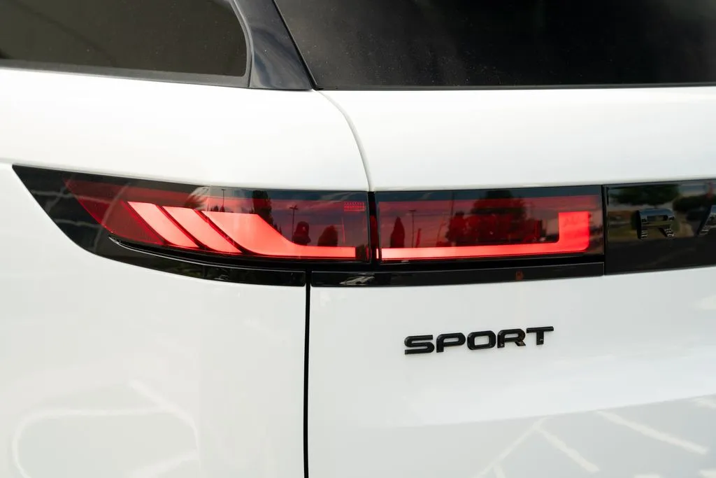 Land Rover Range Rover Sport photo 16