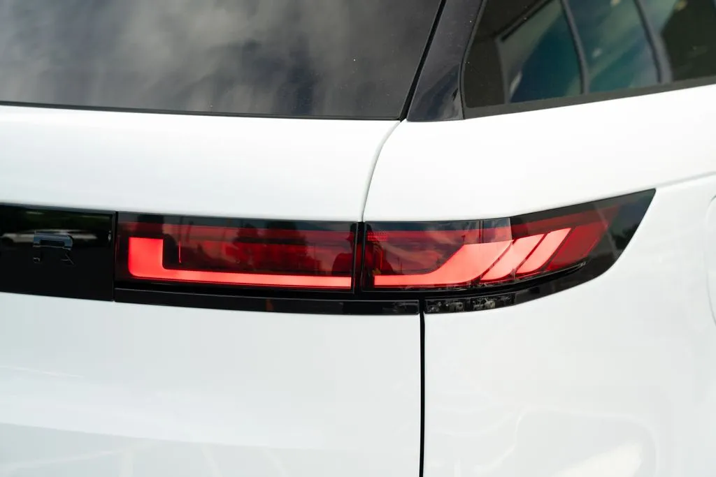 Land Rover Range Rover Sport photo 12