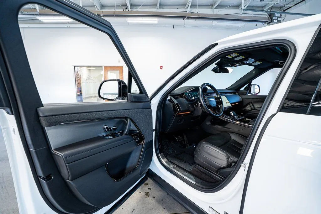 Land Rover Range Rover Sport photo 29