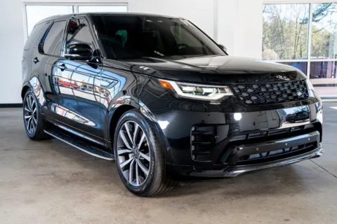 More photos of 2024 Land Rover Discovery Dynamic SE at Atlanta Autos, GA