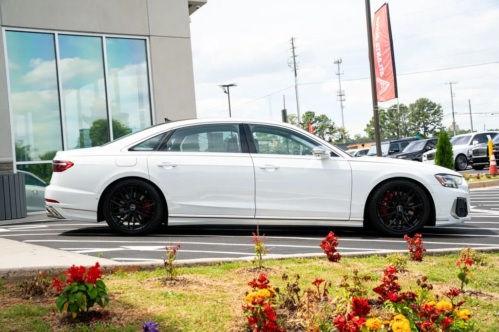 Audi S8 photo 11