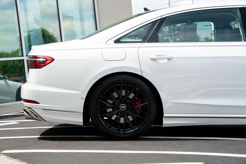 Audi S8 photo 12