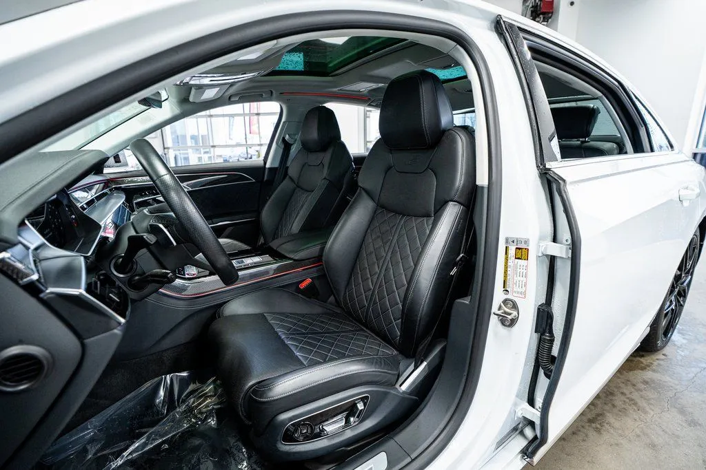 Audi S8 photo 35
