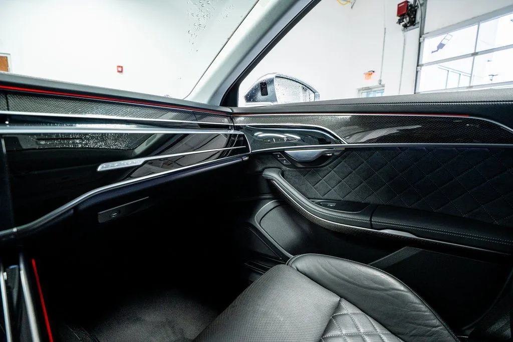 Audi S8 photo 48