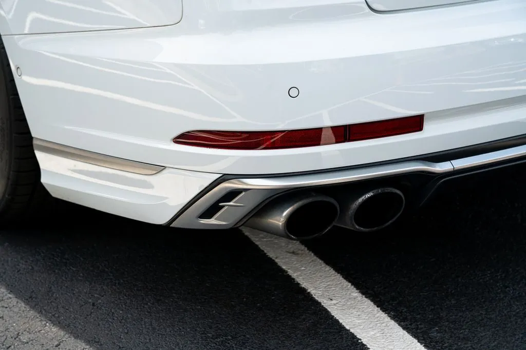 Audi S8 photo 21